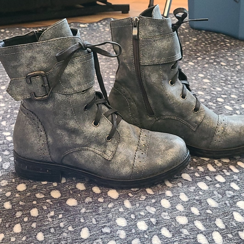 Fabulous Combat Style Boots EUC